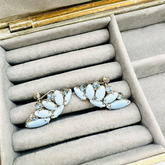 Blue Deco Signed Rhinestone Vintage Earrings - Picture 9 of 17